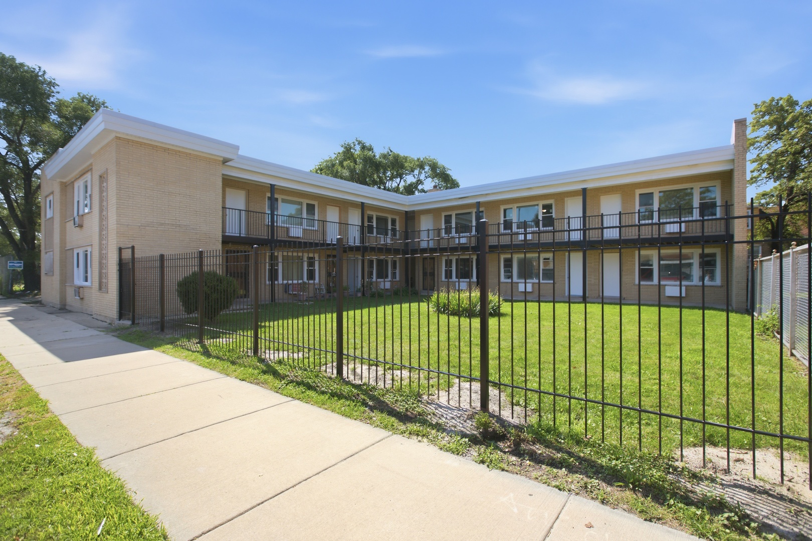 2537 East 83rd Street, Unit 1 Chicago, IL 60617 - Photo 1 of 11
