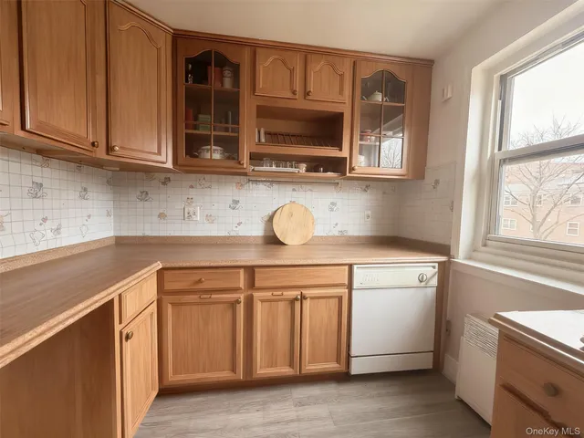 $415,000 | 152-23 Jewel Avenue, Unit 171B | Kew Gardens Hills