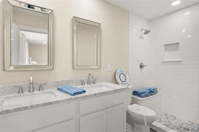 $399,900 | 463 Lindsay Lane, Camdenton, MO 65020