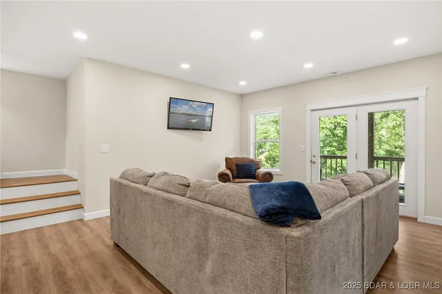 $399,900 | 463 Lindsay Lane, Camdenton, MO 65020