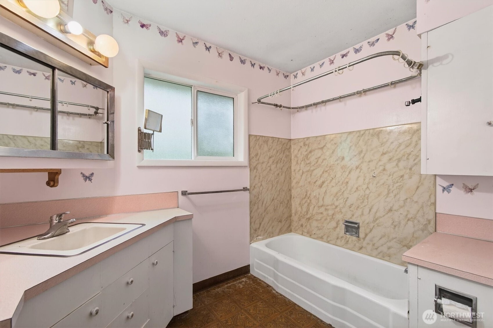 919 Cascade Drive Longview, WA 98632 - Photo 9 of 31 a bathroom with a granite countertop bathtub sink vanity mirror and toilet