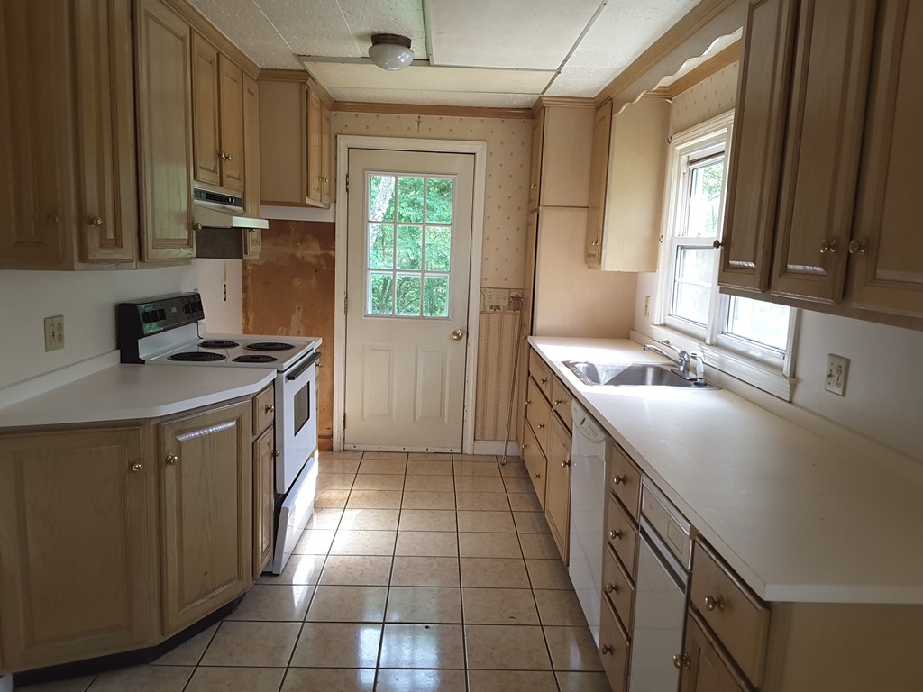 299 Worcester Road Barre, MA 01005 - Photo 5 of 16