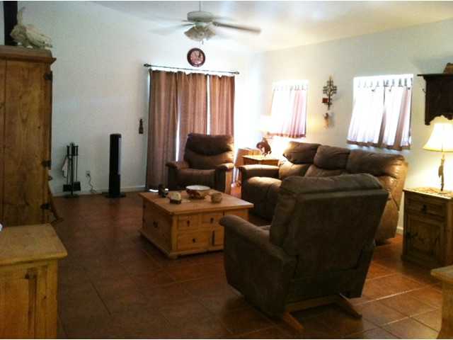 1549 Wilson Road Ramona, CA 92065 - Photo 7 of 14 Living Room