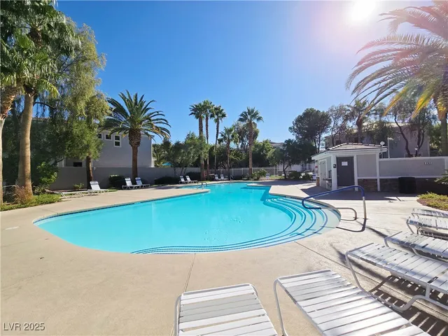 $2,273 | 271 Echo Dell Court, Henderson, NV 89052