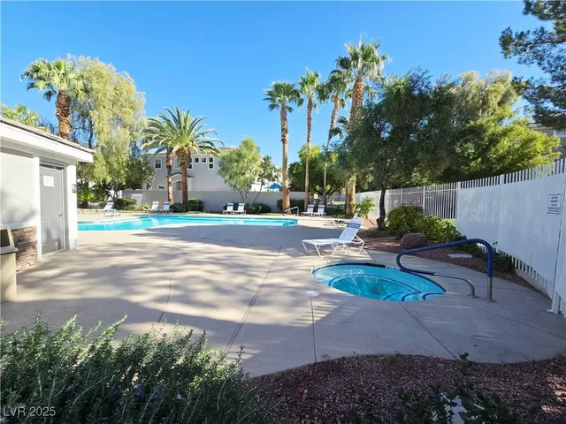 $2,273 | 271 Echo Dell Court, Henderson, NV 89052