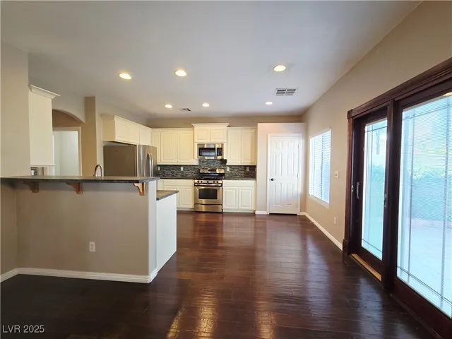 $2,273 | 271 Echo Dell Court, Henderson, NV 89052