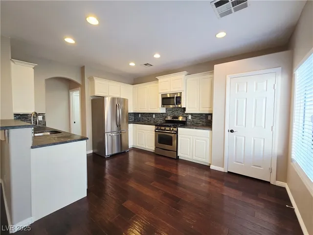 $2,273 | 271 Echo Dell Court, Henderson, NV 89052