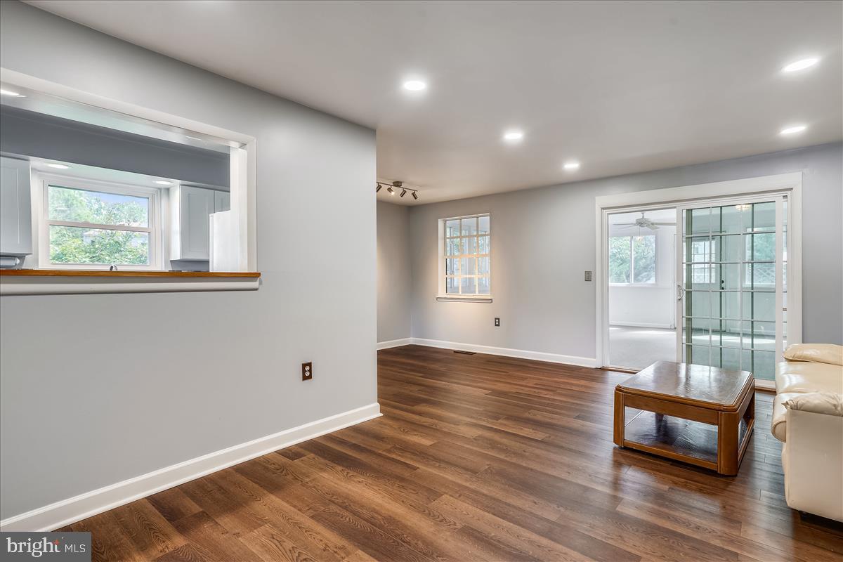 7365 Brett Road Easton, MD 21601 - Photo 20 of 63 All new flooring