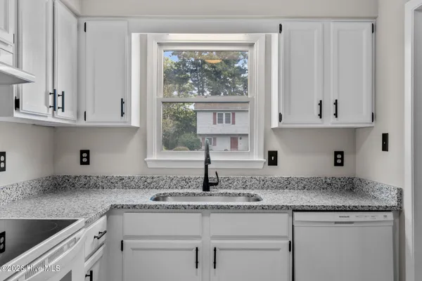 $1,475 | L48 Port W Court, Unit 4D, Swansboro, NC 28584