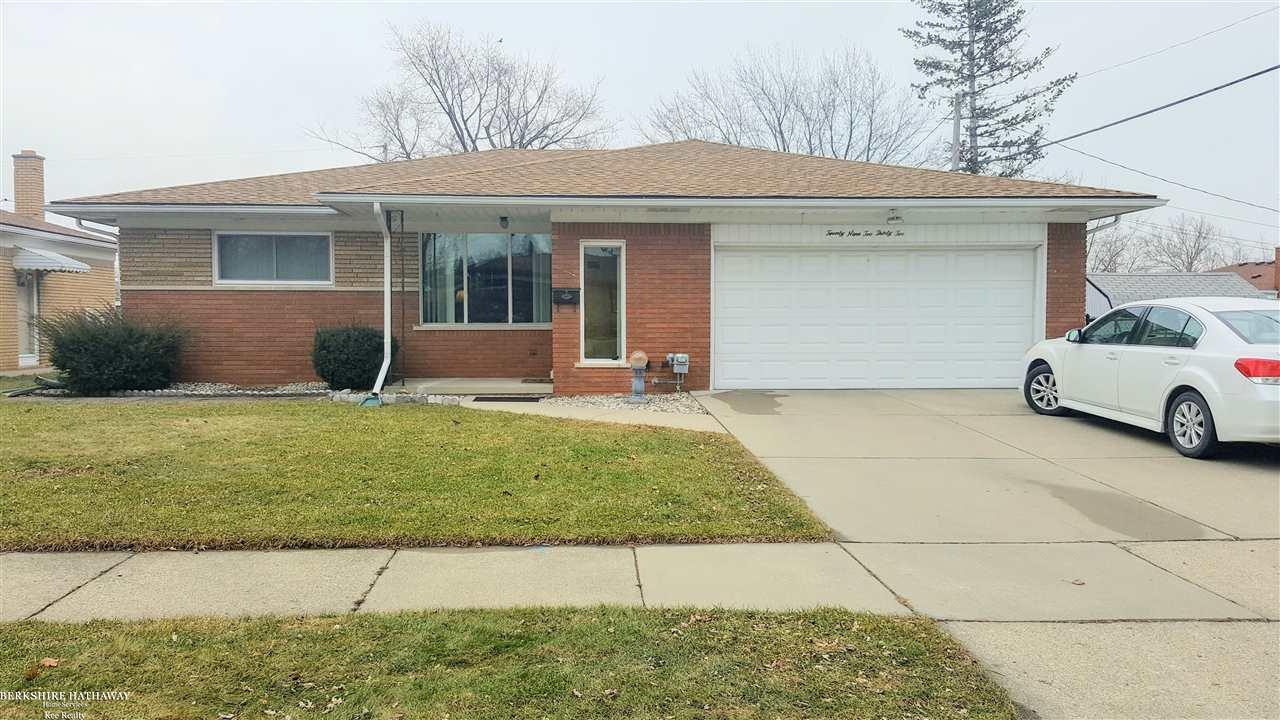29232 Ridgefield Avenue Warren, MI 48088 - Photo 1 of 23 31312461.JPG
