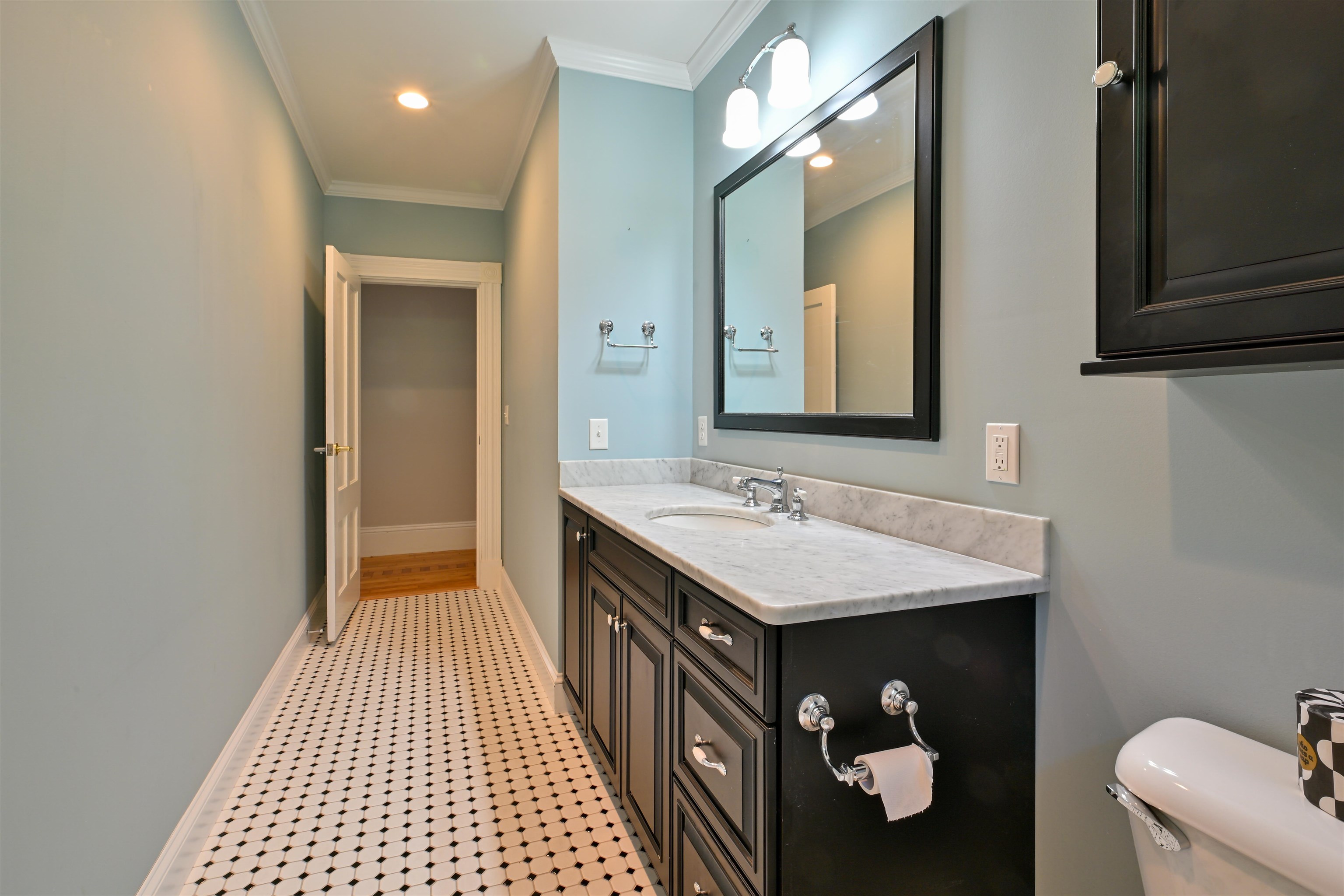 153 Russell Street Manchester, NH 03104 - Photo 42 of 59 Gallery Image 42