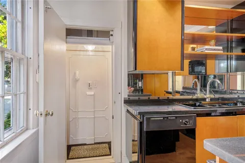 $2,475,000 | 98 Congdon Street, Providence, RI 02906