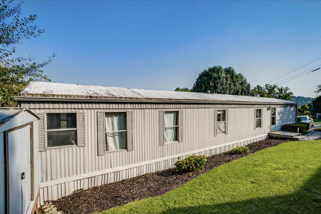 258 D Droke Road Piney Flats, TN 37686 - Photo 7 of 24 4343C7C2-0C54-45E4-9294-37077D185AA1