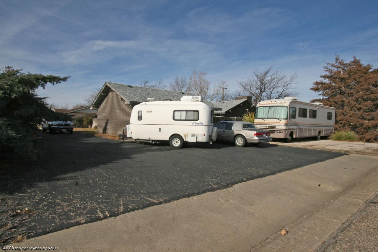 2800 John Drive Amarillo, TX 79110 - Photo 13 of 14 RV Parking