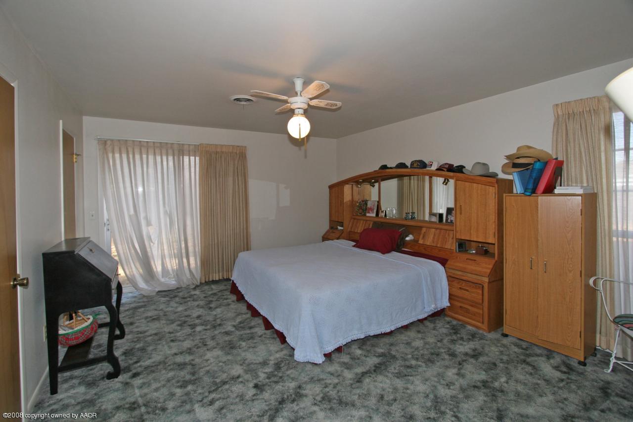 2800 John Drive Amarillo, TX 79110 - Photo 6 of 14 Master Bedroom