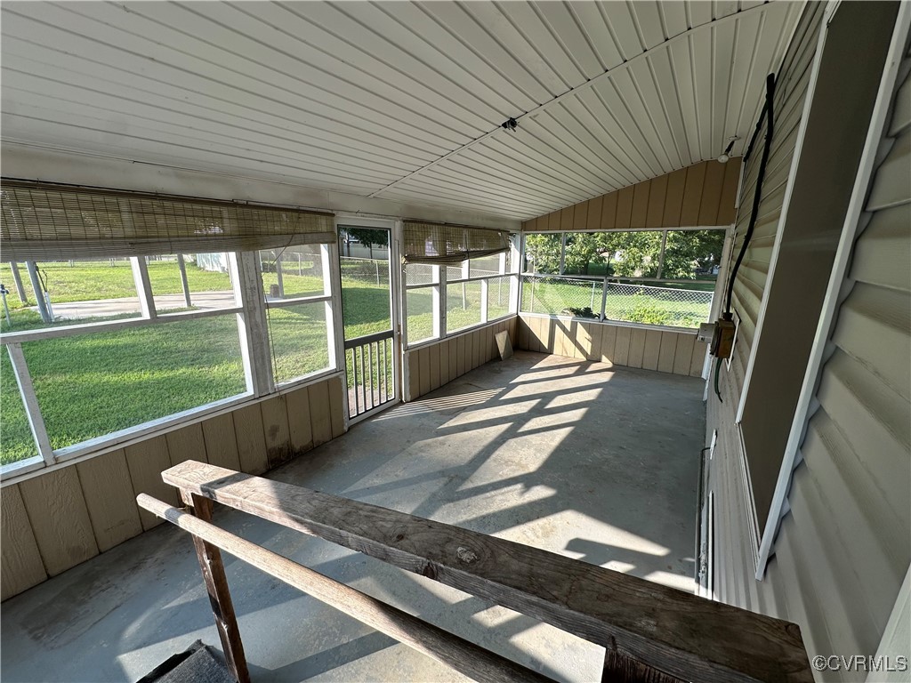 3415 Virginia Street Hopewell, VA 23860 - Photo 20 of 24 a sitting area with view of balcony