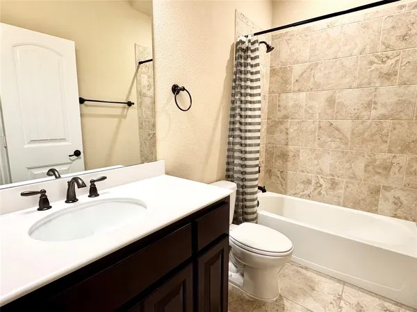 $3,595 | 409 Rossville Drive, Midlothian, TX 76065