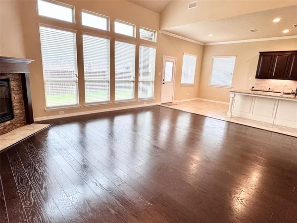 $3,595 | 409 Rossville Drive, Midlothian, TX 76065