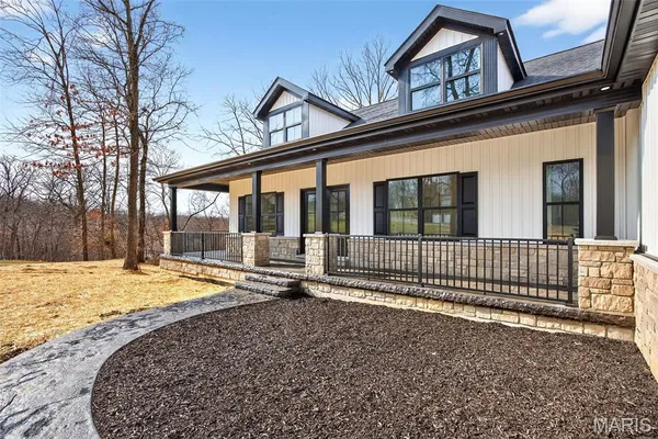 $799,000 | 55 Lk Bnd Drive, Winfield, MO 63389