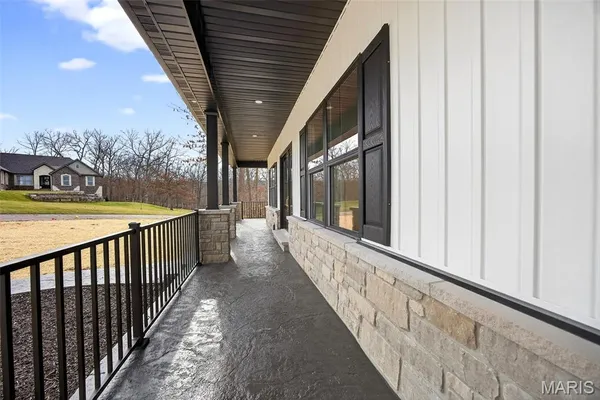 $799,000 | 55 Lk Bnd Drive, Winfield, MO 63389