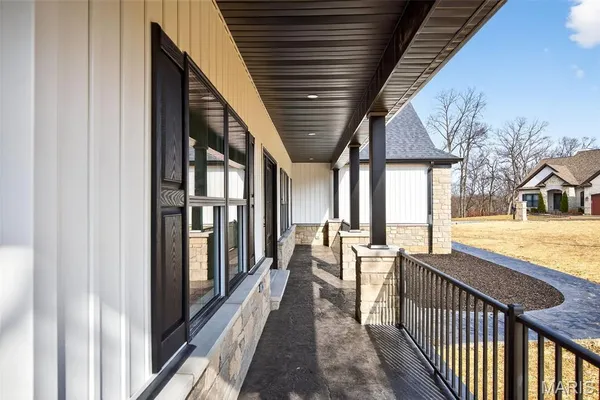 $799,000 | 55 Lk Bnd Drive, Winfield, MO 63389