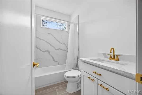 $799,000 | 55 Lk Bnd Drive, Winfield, MO 63389