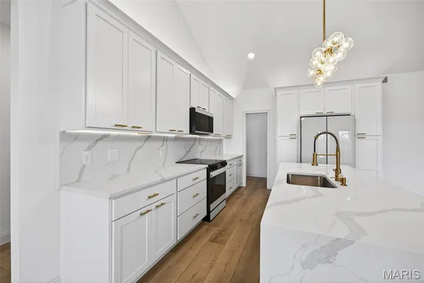 $799,000 | 55 Lk Bnd Drive, Winfield, MO 63389