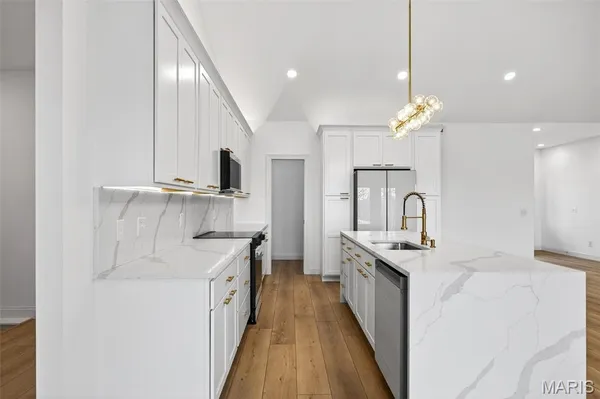 $799,000 | 55 Lk Bnd Drive, Winfield, MO 63389