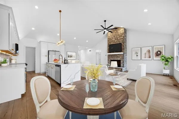 $799,000 | 55 Lk Bnd Drive, Winfield, MO 63389