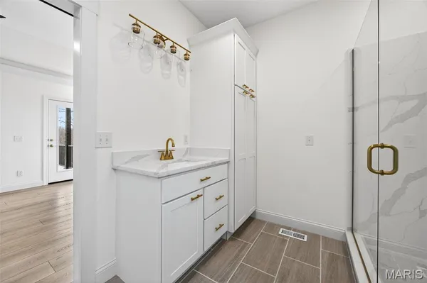 $799,000 | 55 Lk Bnd Drive, Winfield, MO 63389