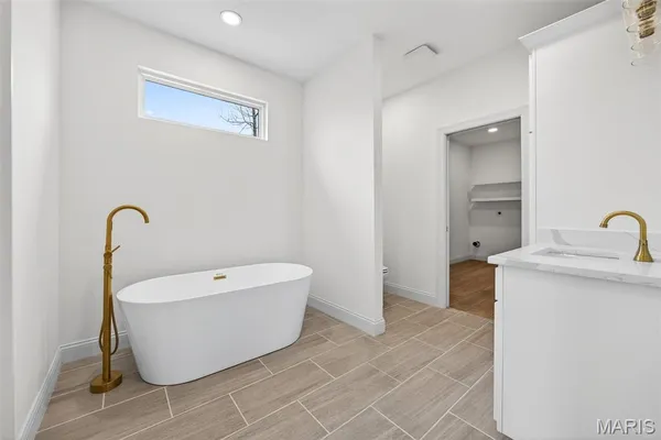 $799,000 | 55 Lk Bnd Drive, Winfield, MO 63389