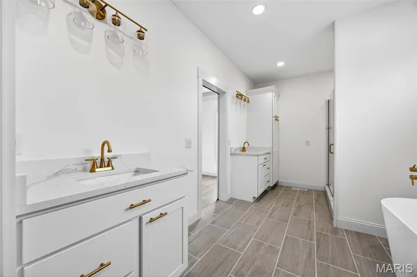 $799,000 | 55 Lk Bnd Drive, Winfield, MO 63389