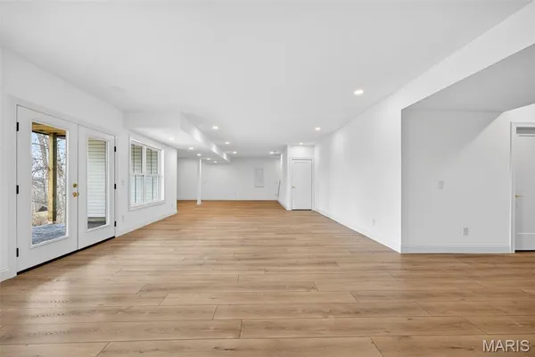 $799,000 | 55 Lk Bnd Drive, Winfield, MO 63389