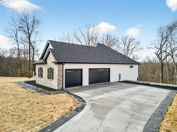$799,000 | 55 Lk Bnd Drive, Winfield, MO 63389