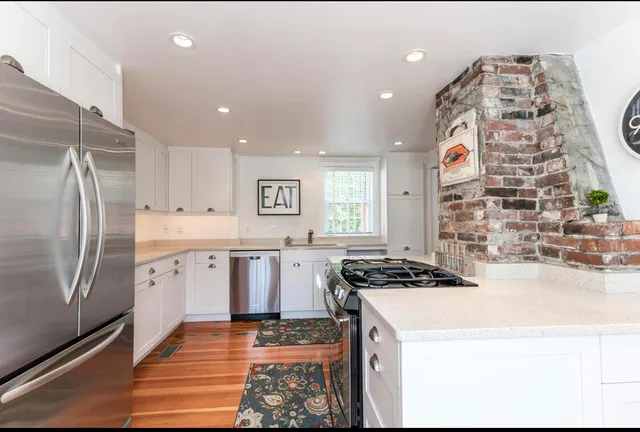 $6,995,000 | 54 Commercial Street, Unit 3 4 5 6, Provincetown, MA 02657