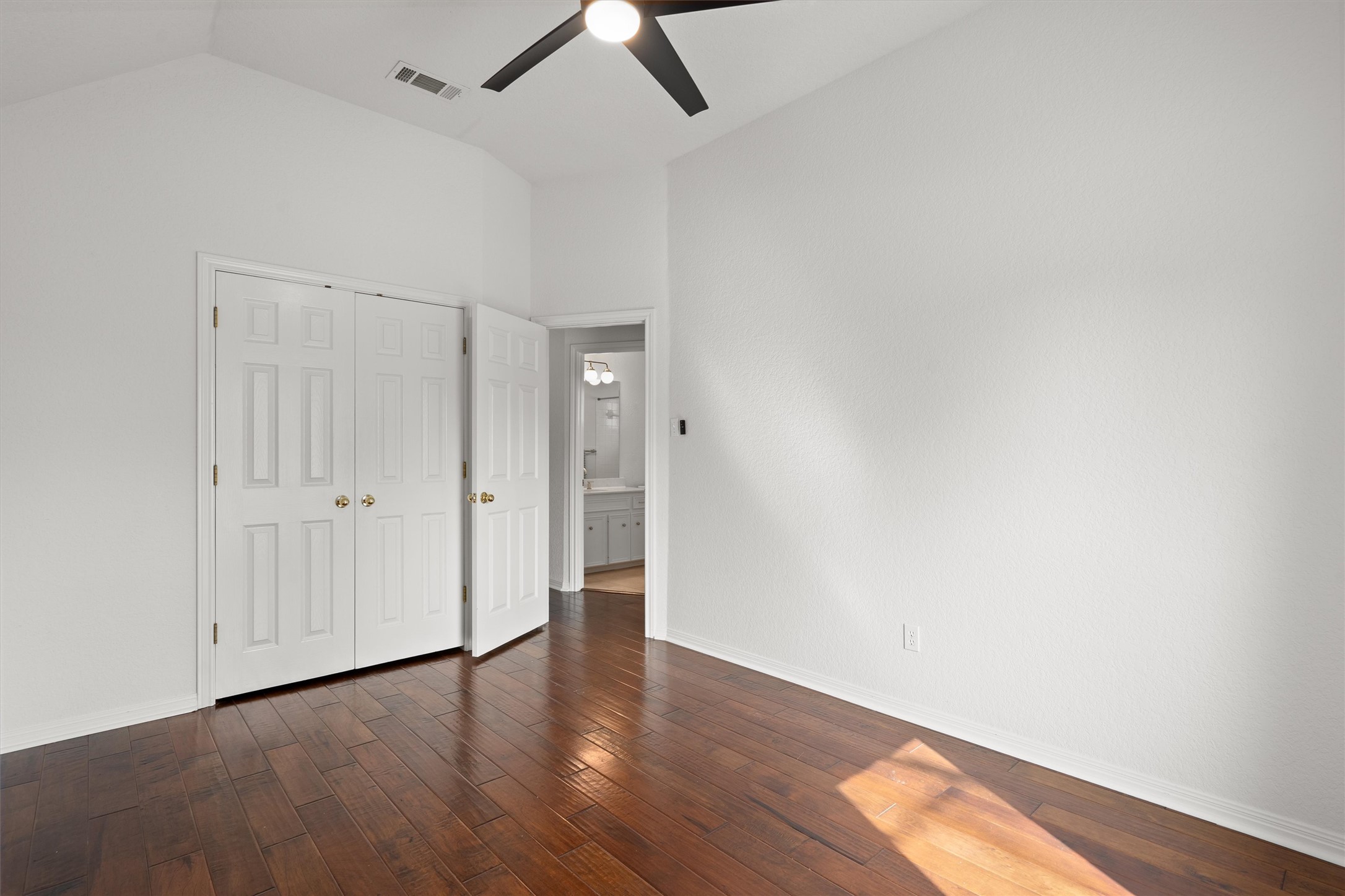 1014 Hackberry Drive Pflugerville, TX 78660 - Photo 22 of 38 Secondary bedrooms large and bright.