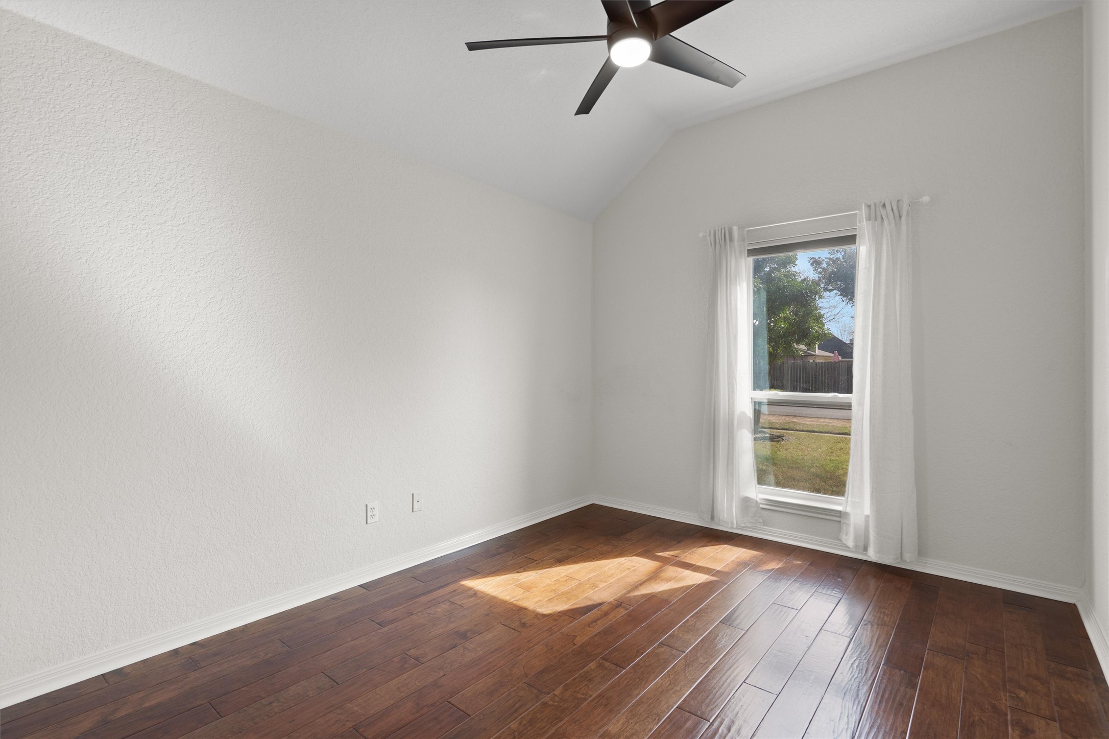 1014 Hackberry Drive Pflugerville, TX 78660 - Photo 23 of 38 Another large secondary bedroom.