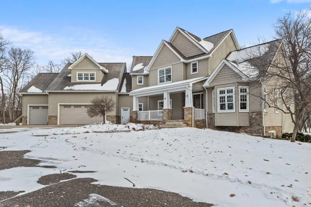 $1,049,900 | 20658 Belle Lake Road, Hutchinson, MN 55350