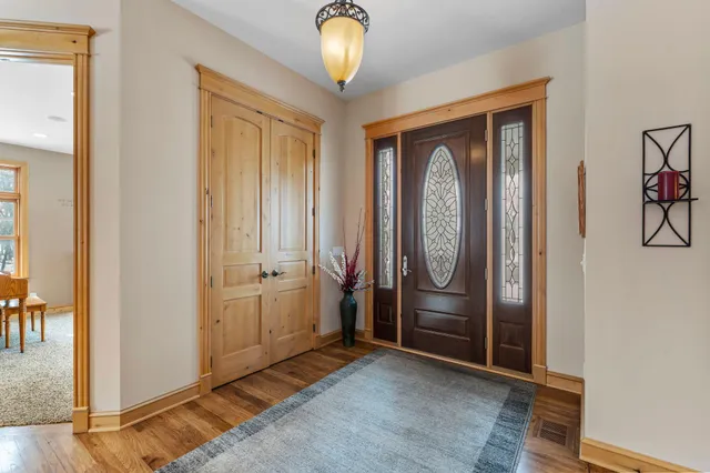 $1,049,900 | 20658 Belle Lake Road, Hutchinson, MN 55350