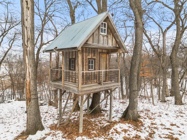 $1,049,900 | 20658 Belle Lake Road, Hutchinson, MN 55350