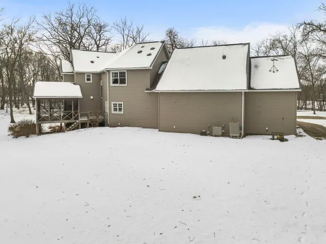 $1,049,900 | 20658 Belle Lake Road, Hutchinson, MN 55350