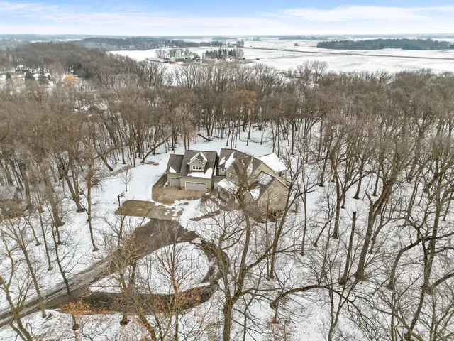 $1,049,900 | 20658 Belle Lake Road, Hutchinson, MN 55350