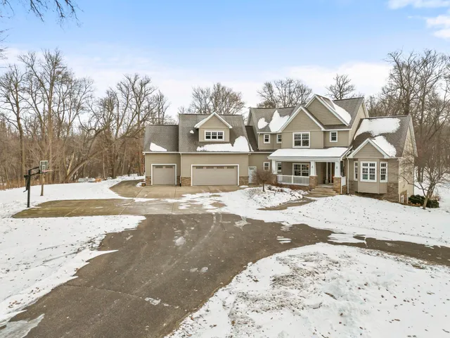 $1,049,900 | 20658 Belle Lake Road, Hutchinson, MN 55350