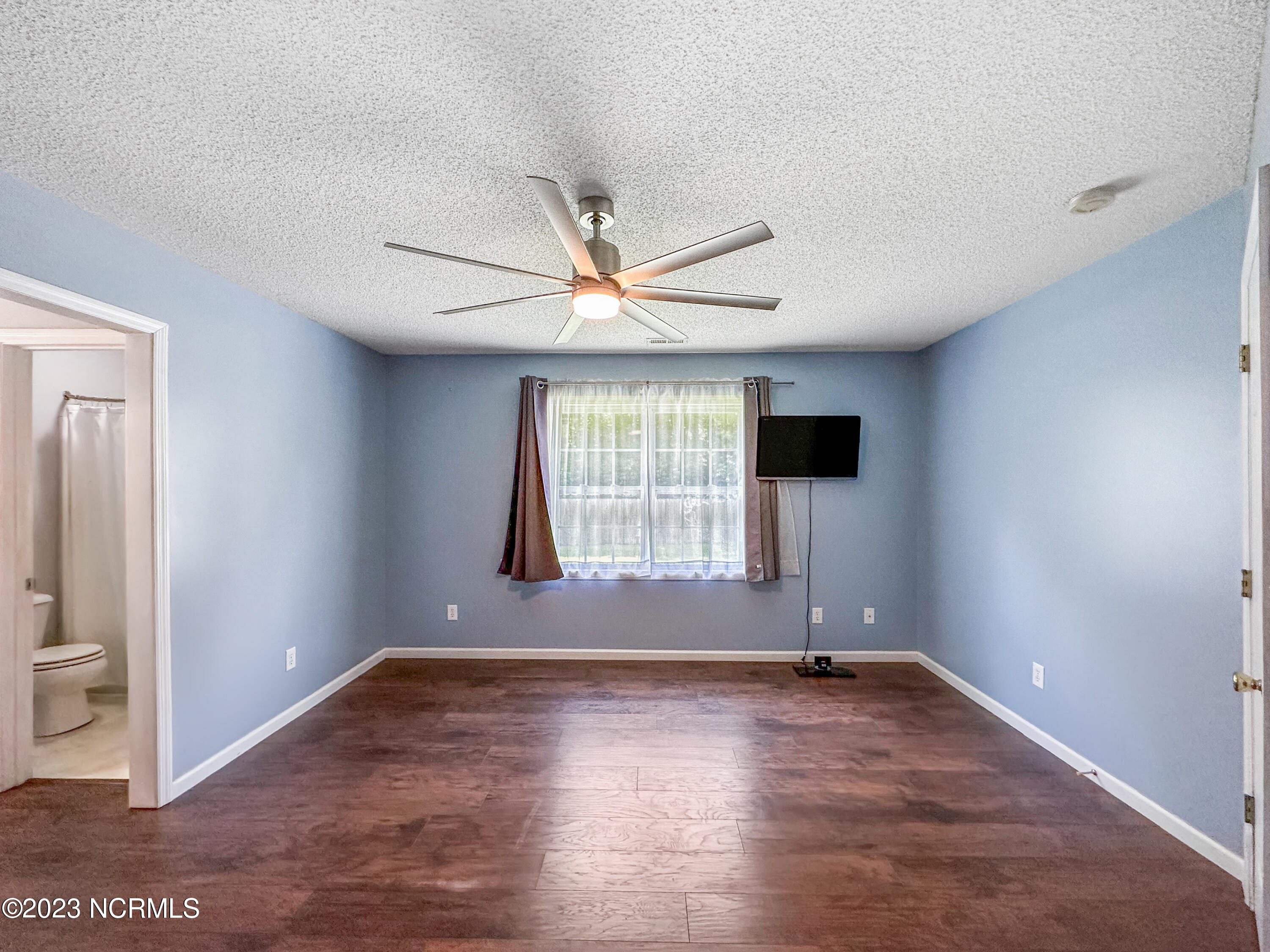 204 Liberty Park Road Jacksonville, NC 28540 - Photo 15 of 38 owner suite