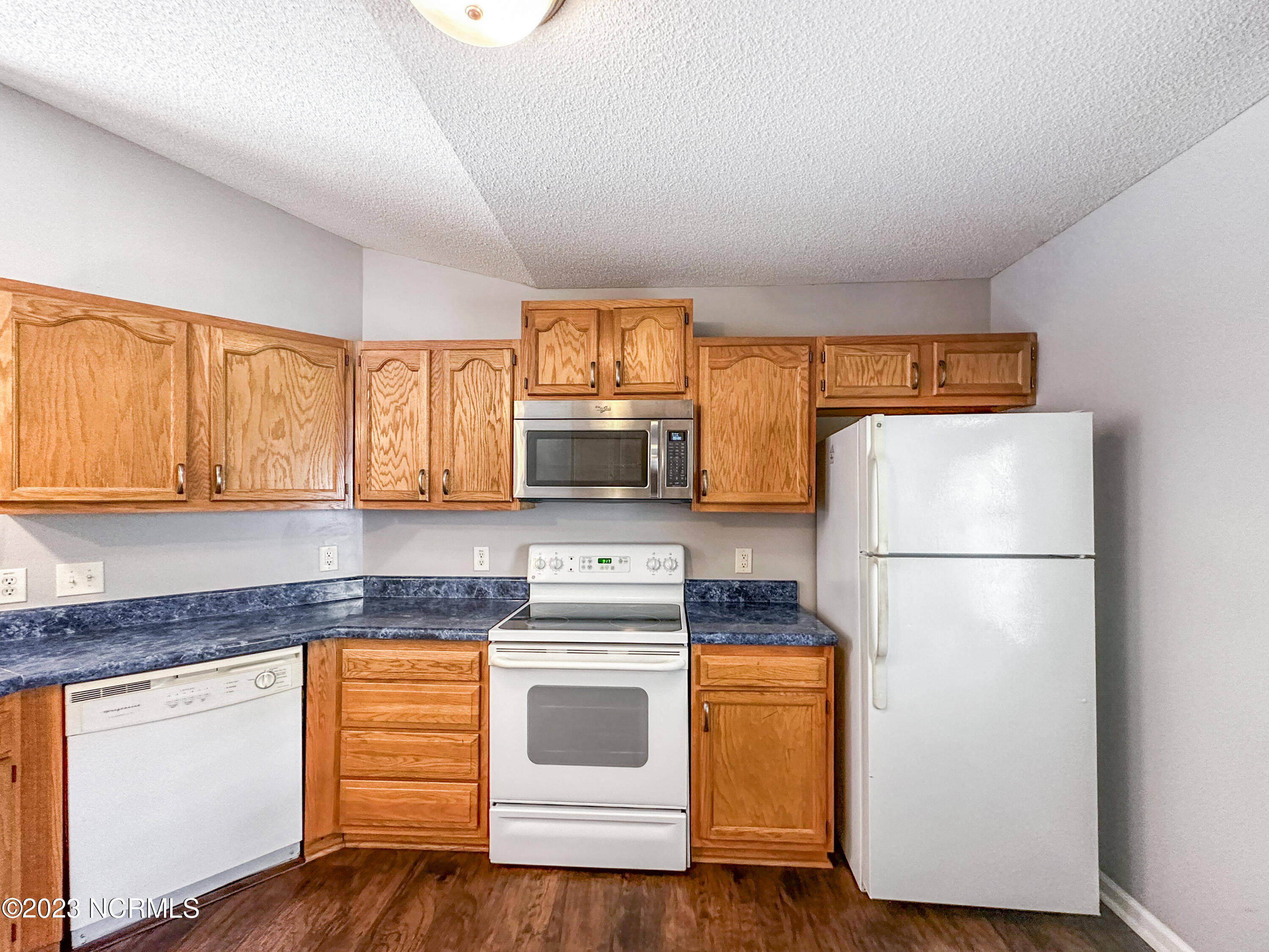 204 Liberty Park Road Jacksonville, NC 28540 - Photo 23 of 38 kitchen