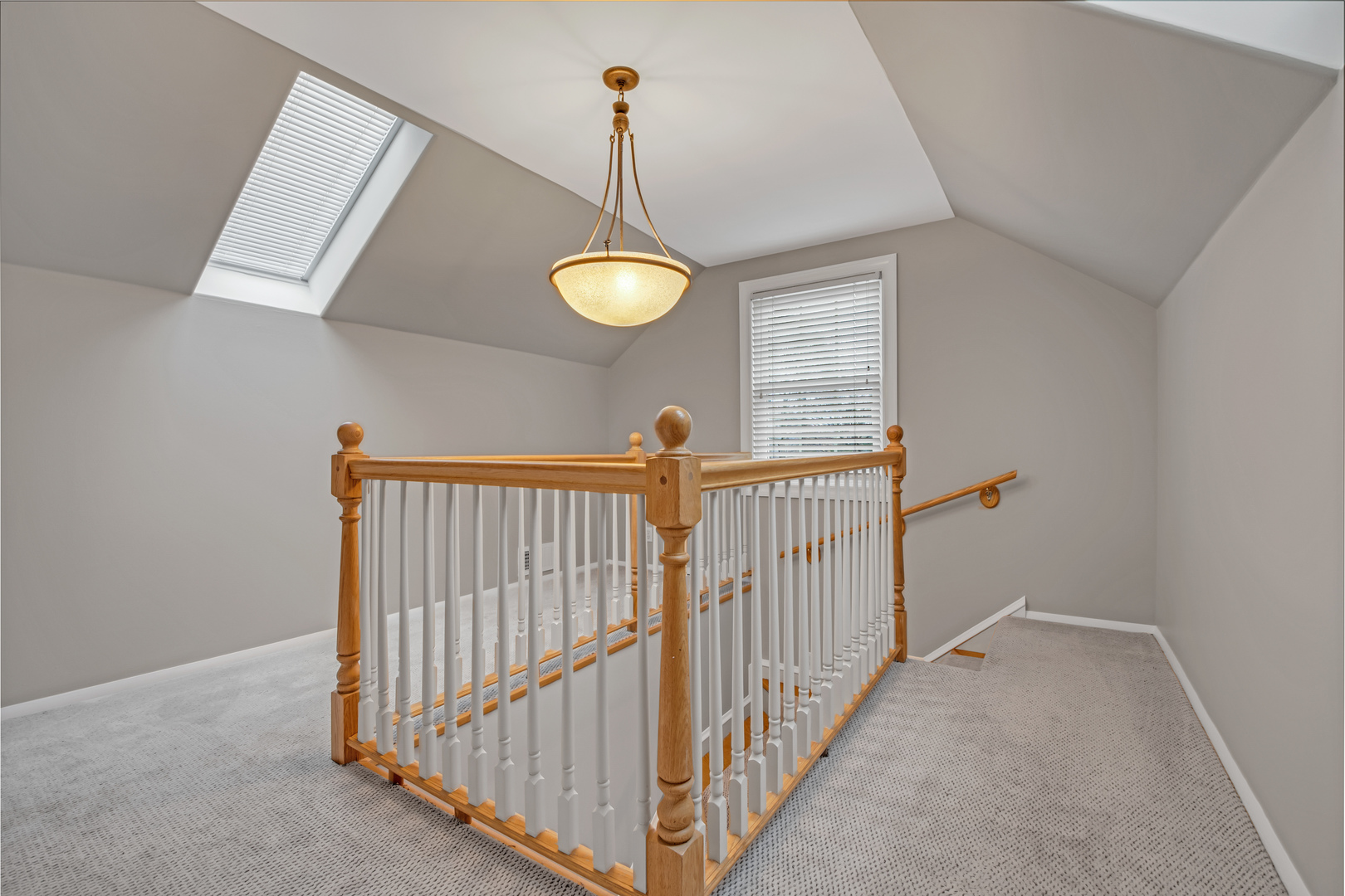 657 Chestnut Street Deerfield, IL 60015 - Photo 10 of 25 a view of a hallway view