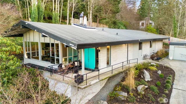 $1,750,000 | 15109 Southeast 53rd Place, Bellevue, WA 98006