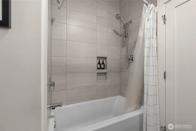 $1,750,000 | 15109 Southeast 53rd Place, Bellevue, WA 98006