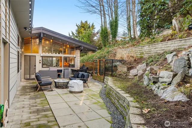 $1,750,000 | 15109 Southeast 53rd Place, Bellevue, WA 98006