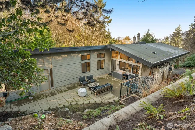 $1,750,000 | 15109 Southeast 53rd Place, Bellevue, WA 98006